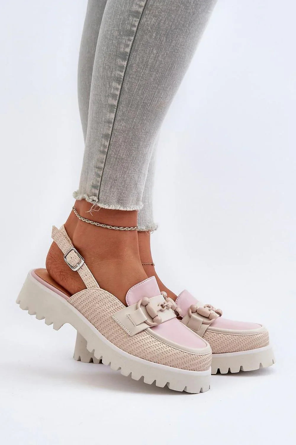 Women Casual Closed Toe Block Heel Sandals