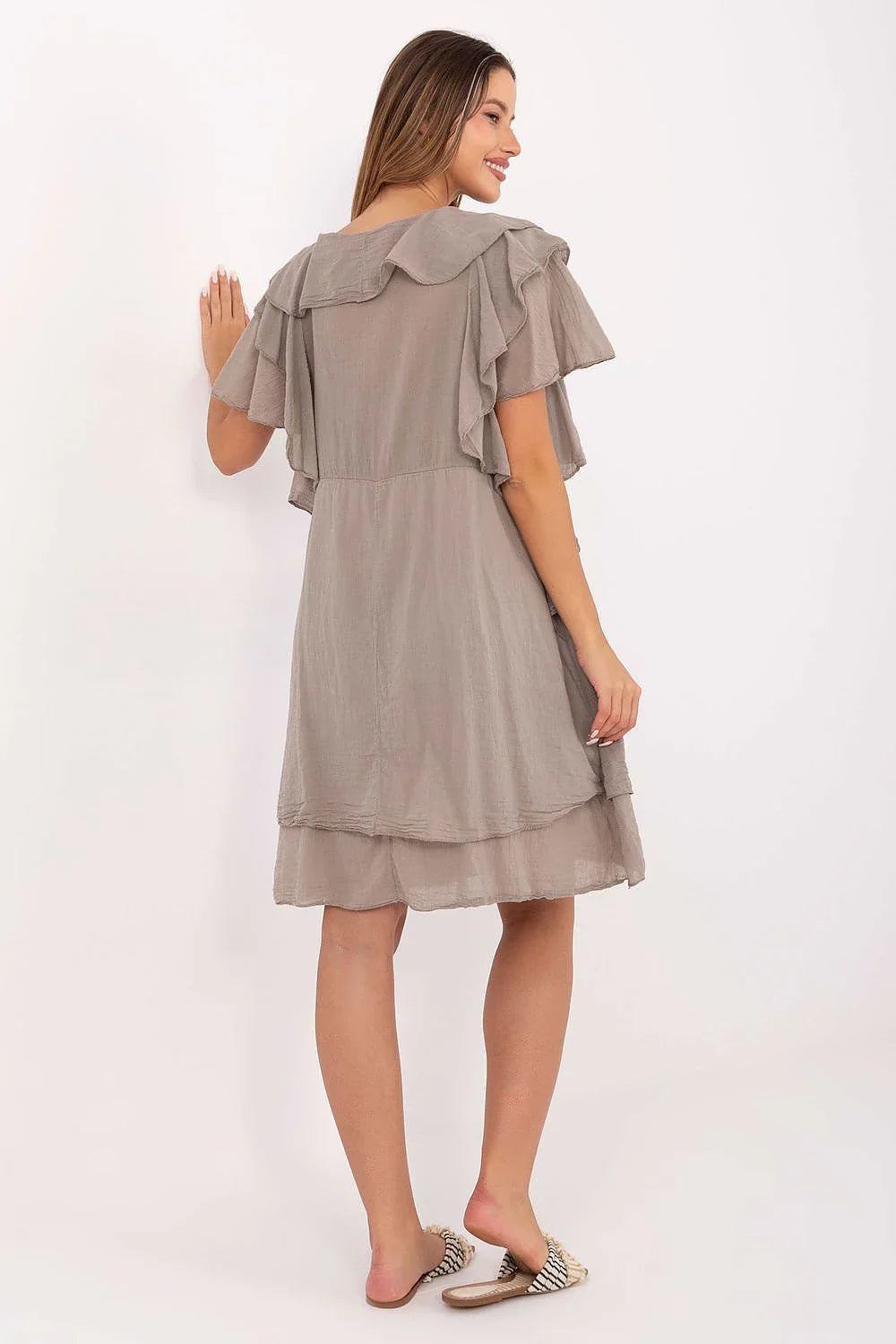 Women's Knee-Length Day Dress – Oversized With Short Sleeves
