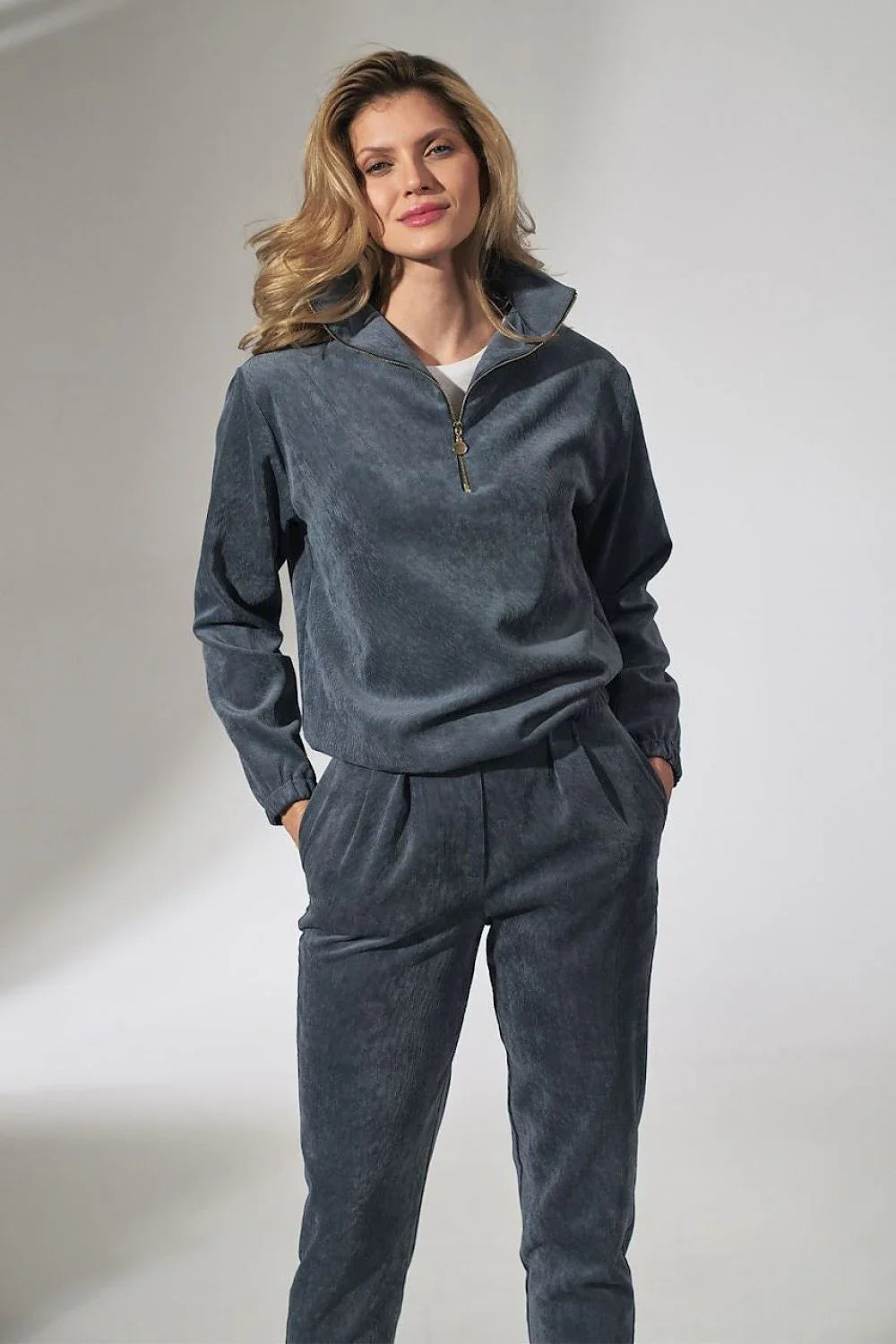 Women's Sweatshirt - Mock-Neck With Regular Fit