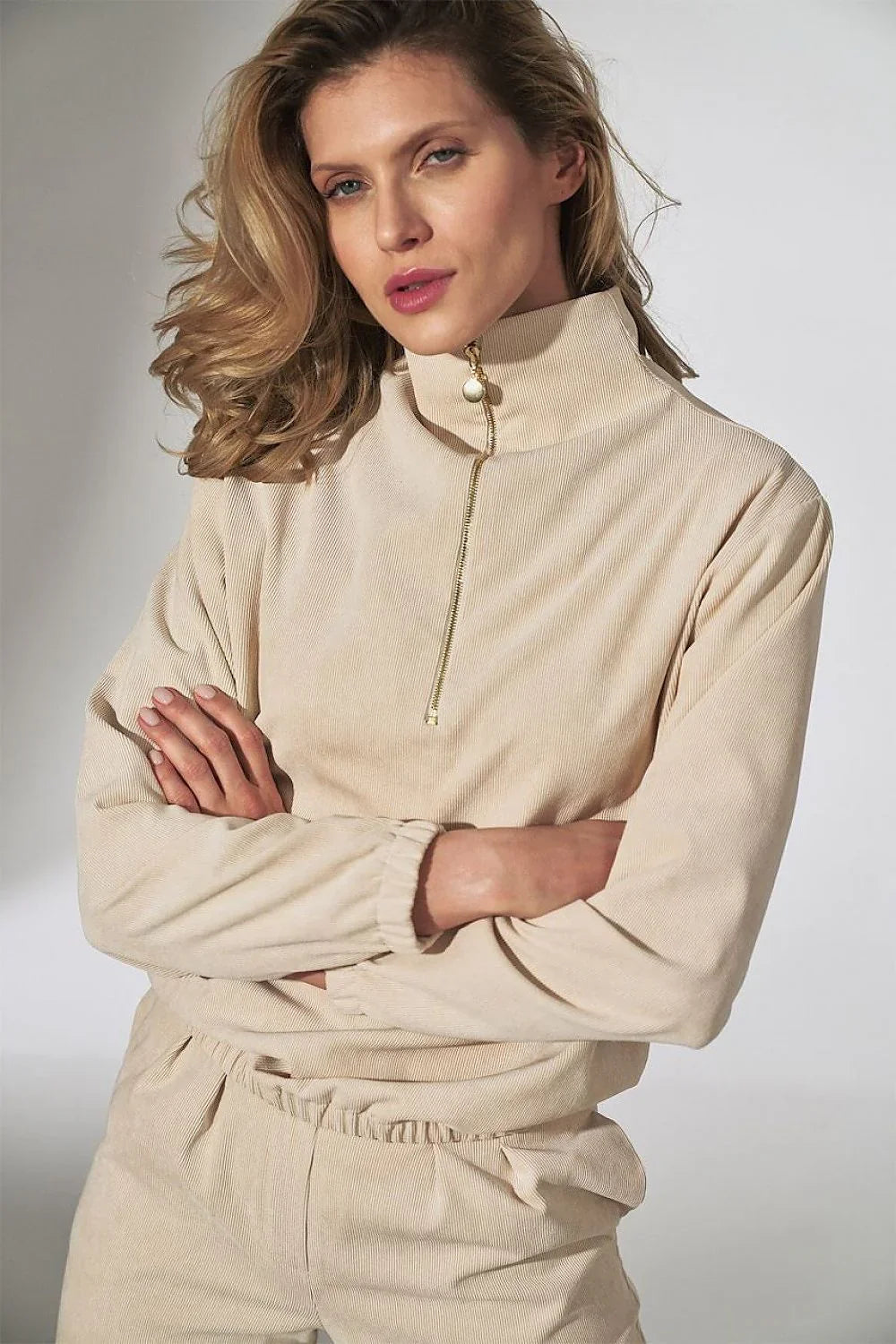 Women's Sweatshirt - Mock-Neck With Regular Fit