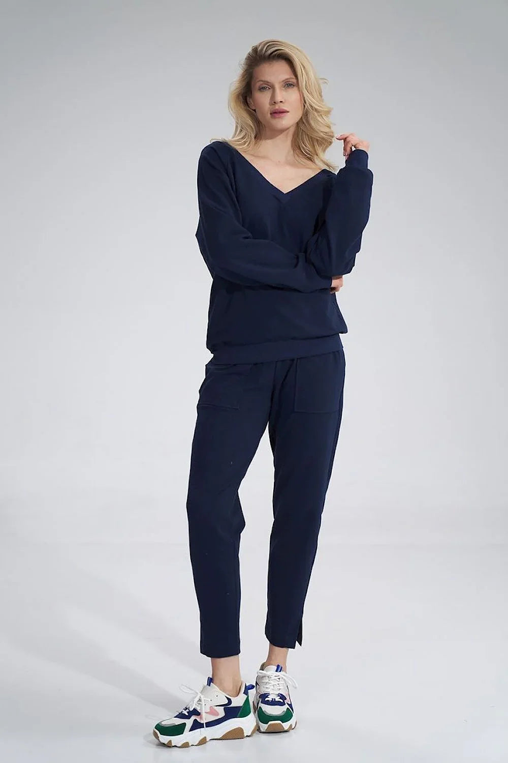 Womens Sweatshirt - V-Neck With Regular Fit