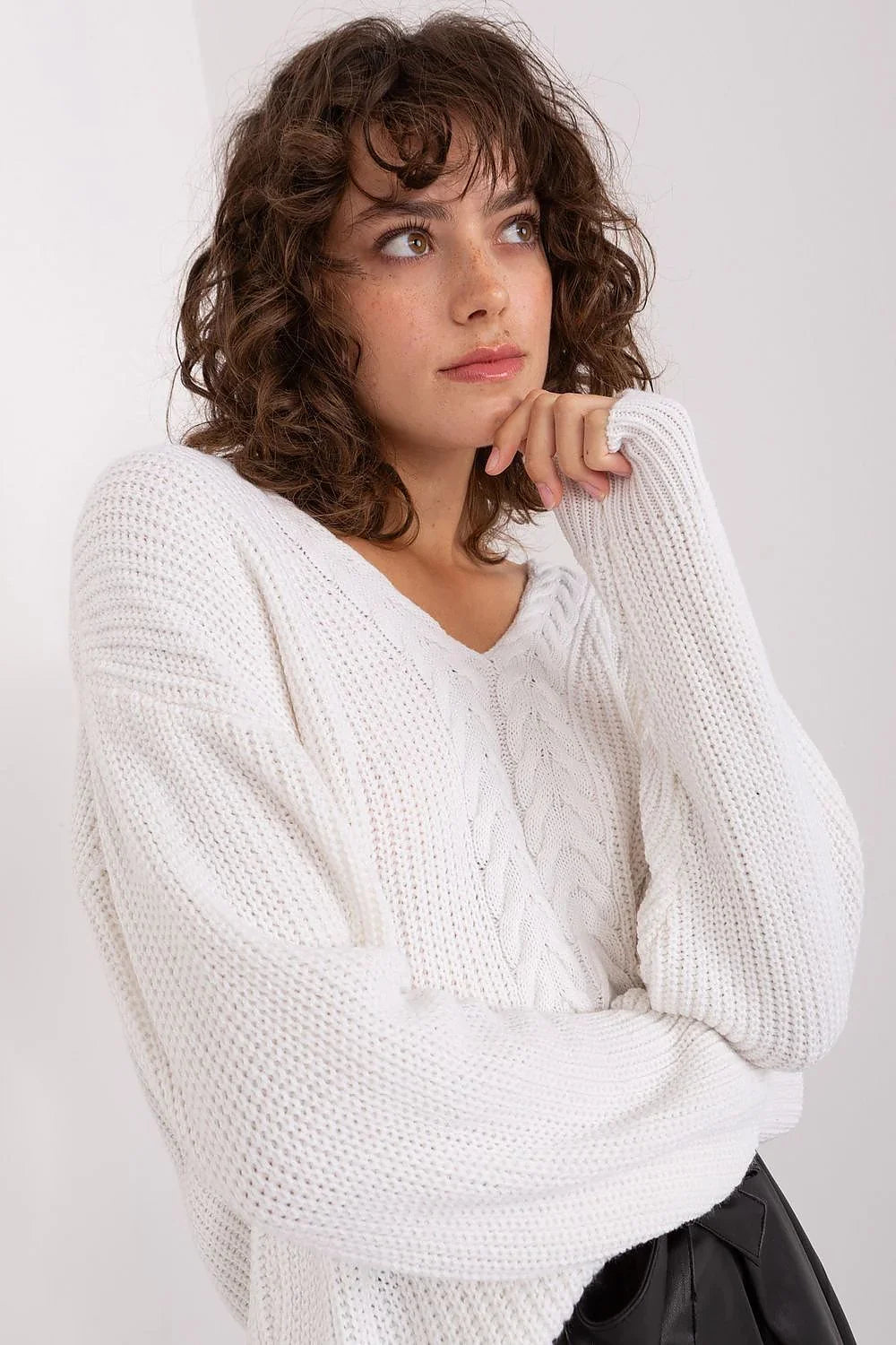 Women's Waist-Length Textured V-Neck Pullover Sweater