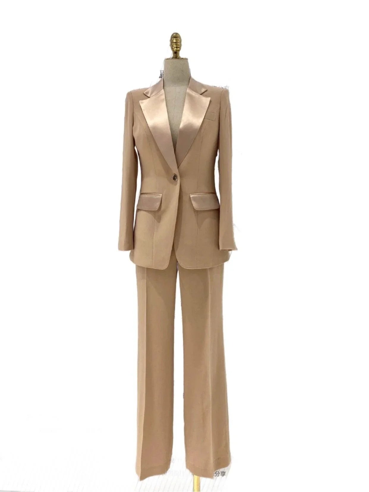 Elegant, Chic Women's Pant Suit - Solid One-Button