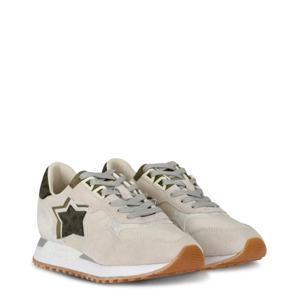 Women Sneakers - Athletic Platform Retro Low-Top Sneakers Shoes