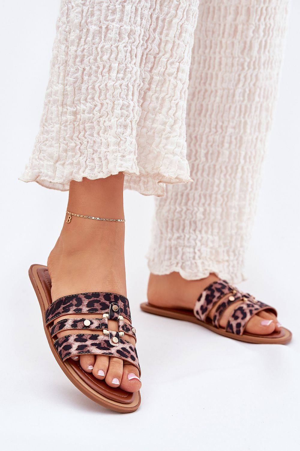 Women's Flat Sandals with Gold Detail – Brown – Sandals | GUOCALI
