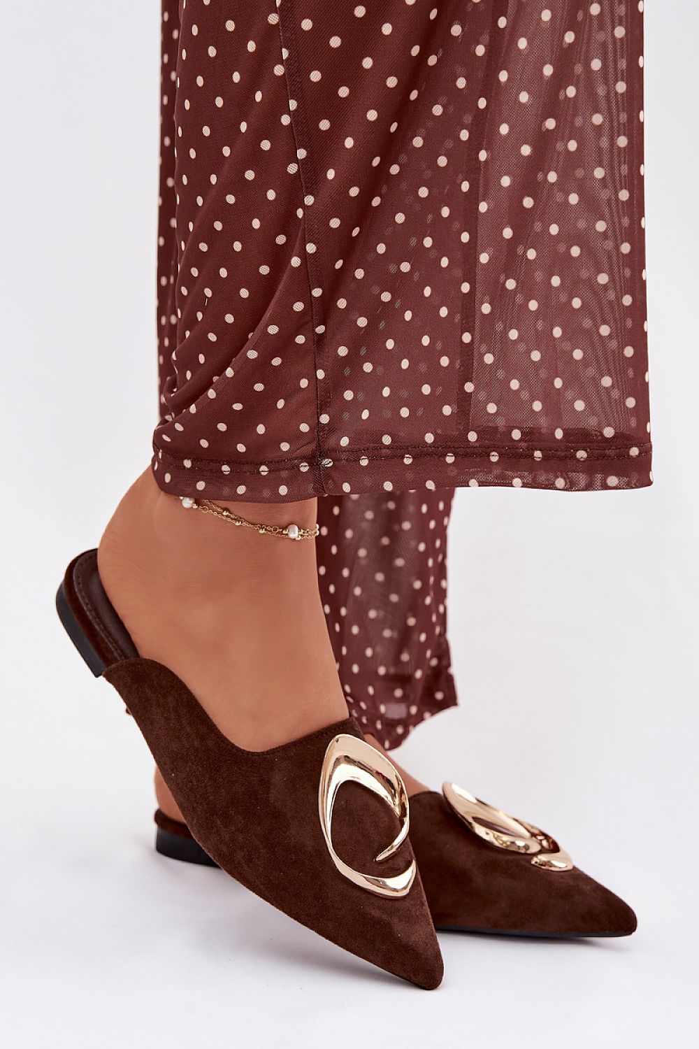 Women's Pointed-Toe Suede Mules with Gold Detail – Sandals | GUOCALI
