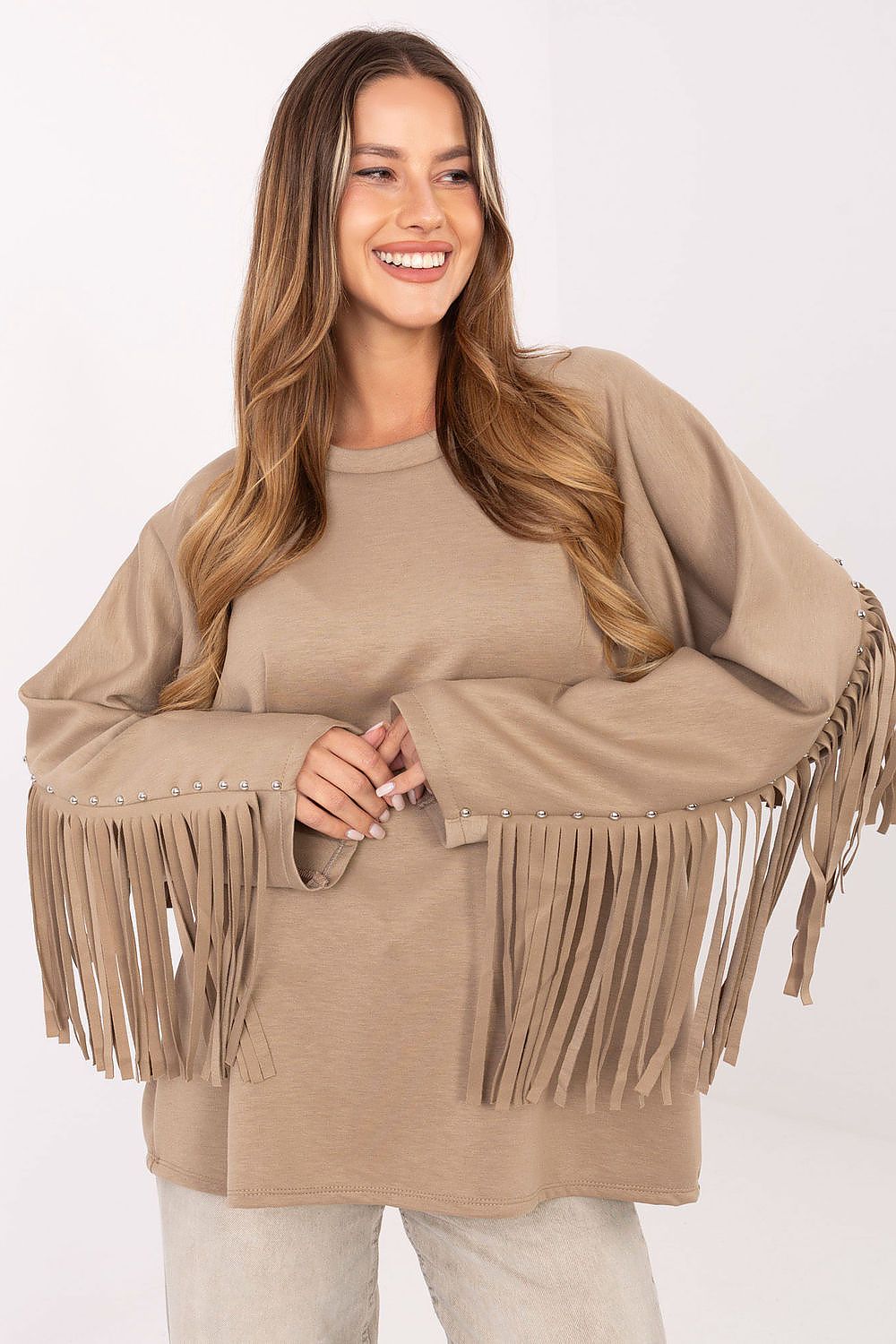 Women's sweatshirt beige crew neck relaxed front view