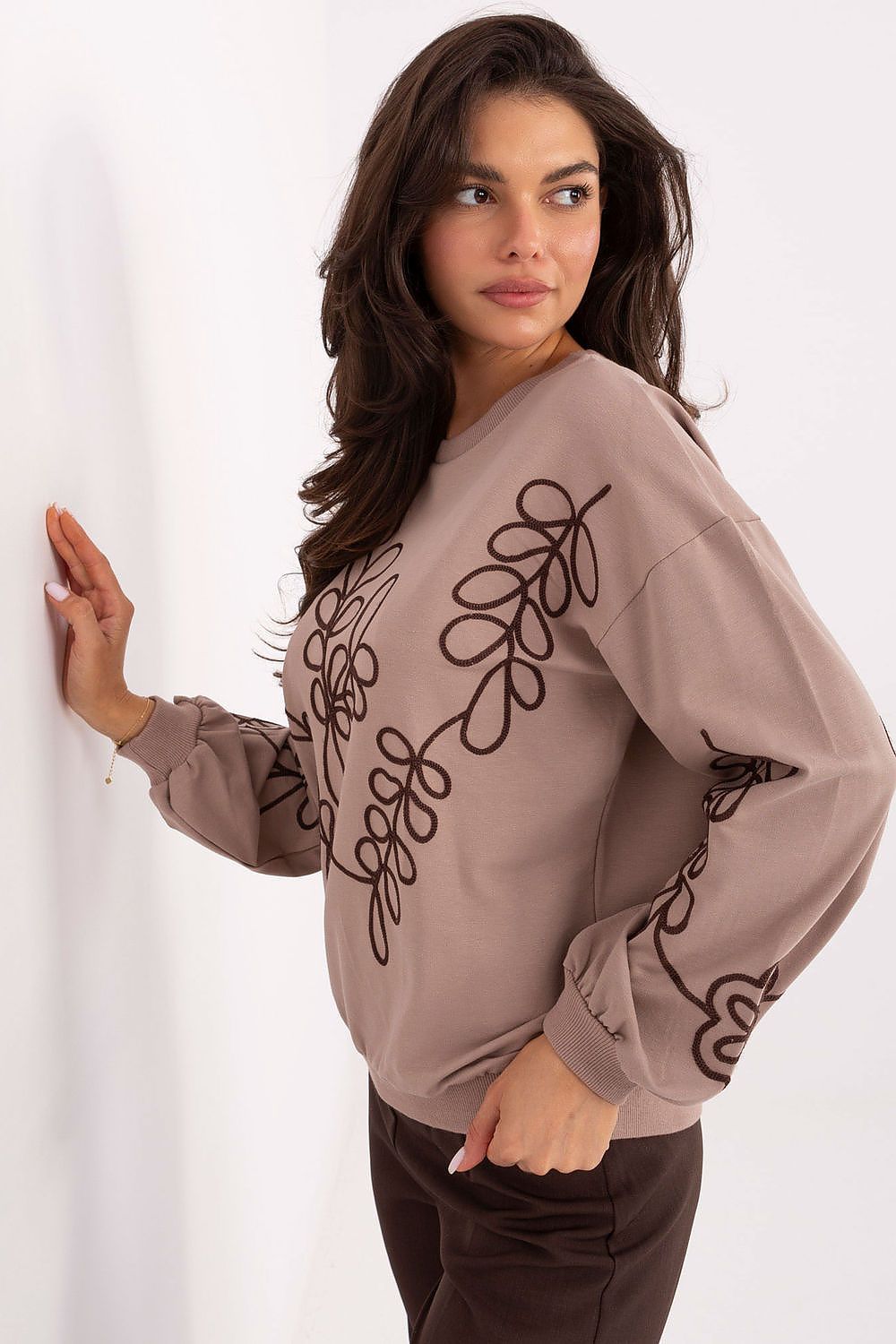 Women's Sweatshirt Crew Neck Subtle Embroidery Cotton Blend – Sweatshirt | GUOCALI – view 5