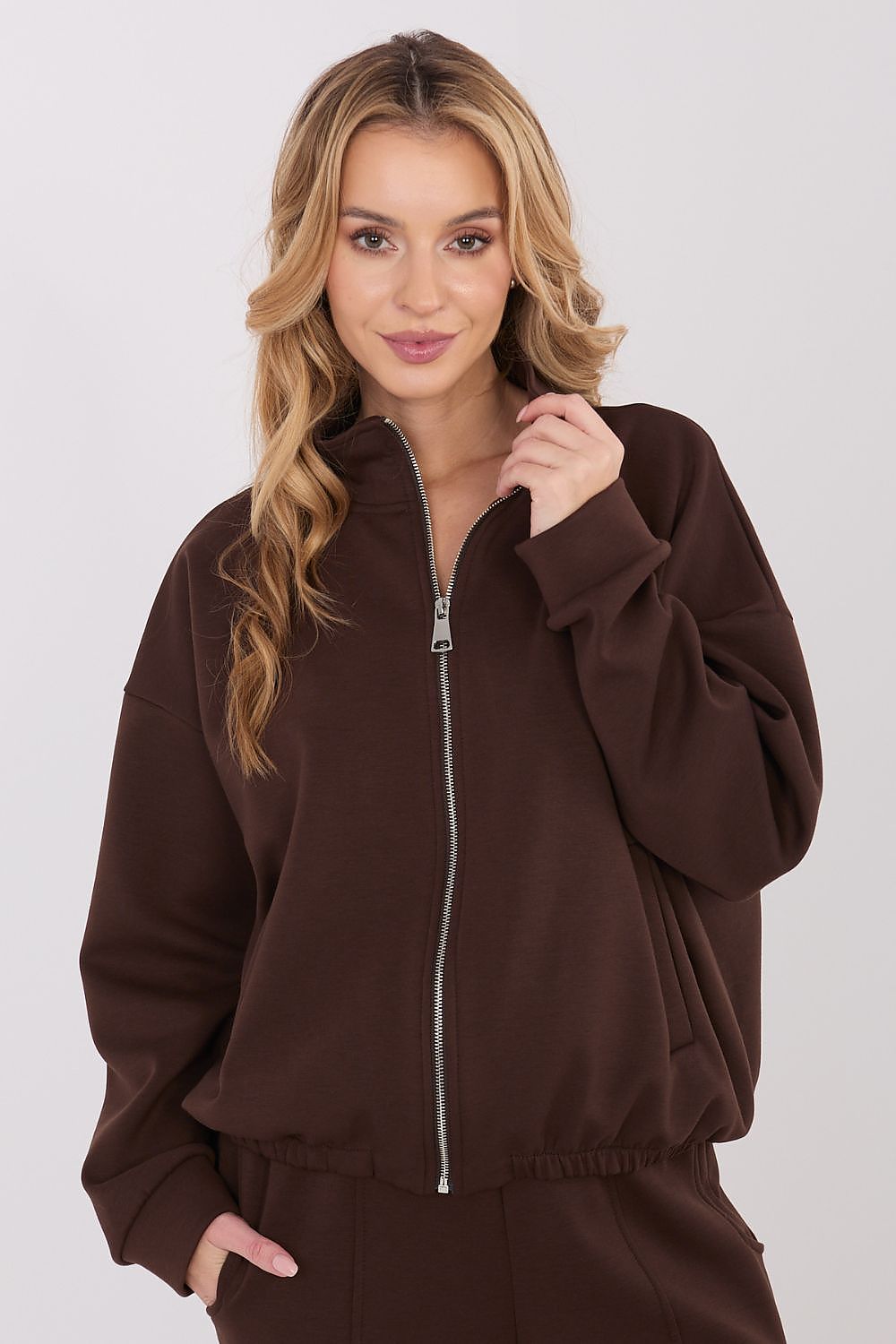 Women's sweatshirt brown slip pockets styled view