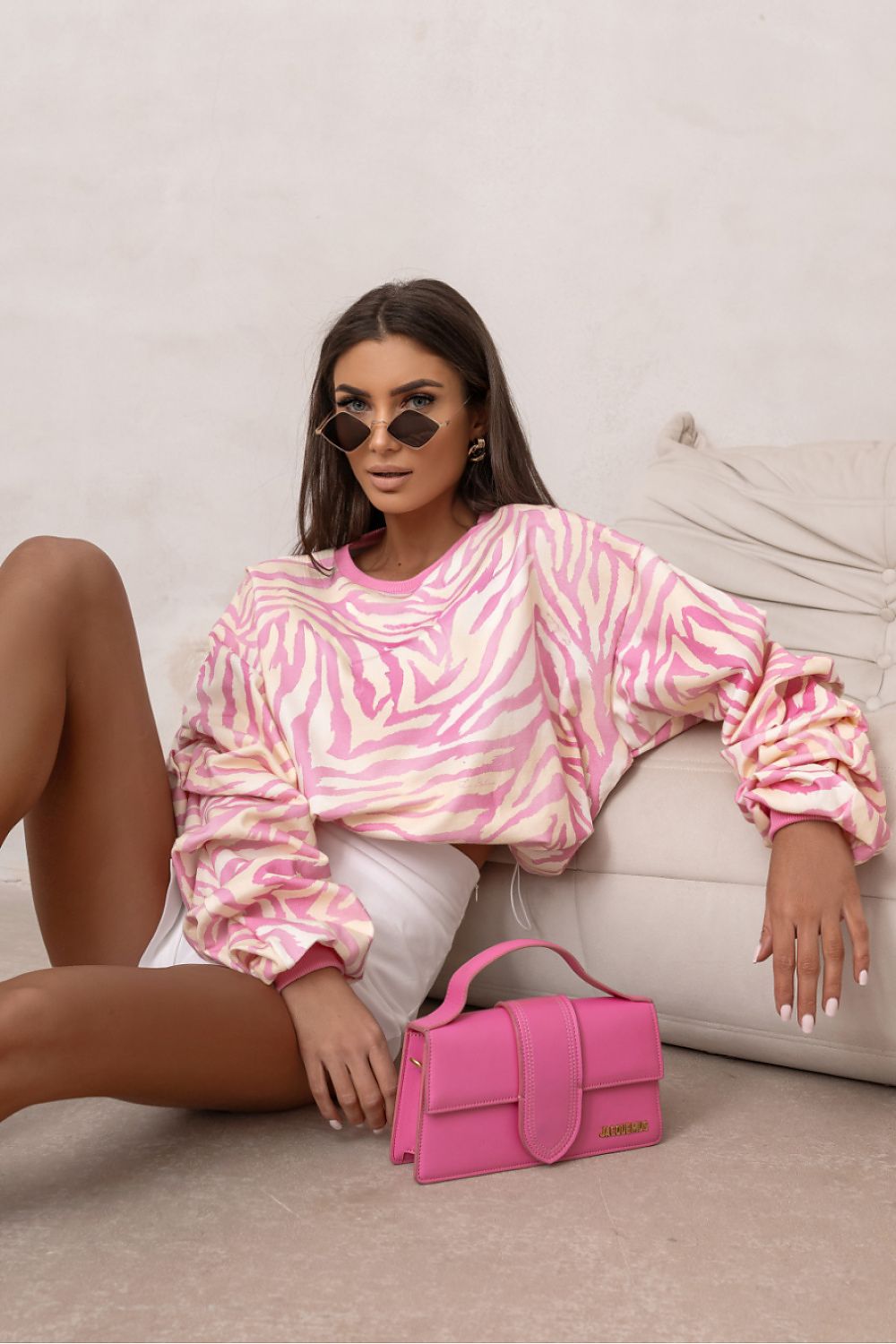 Women's sweatshirt pink third shade logo detail view