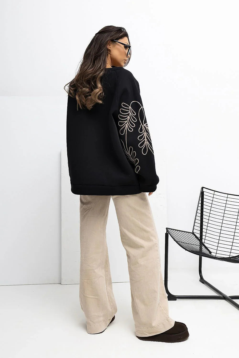 Women's Sweatshirt Oversized Embroidered Kangaroo Pocket Crew Neck – Sweatshirt | GUOCALI – view 3