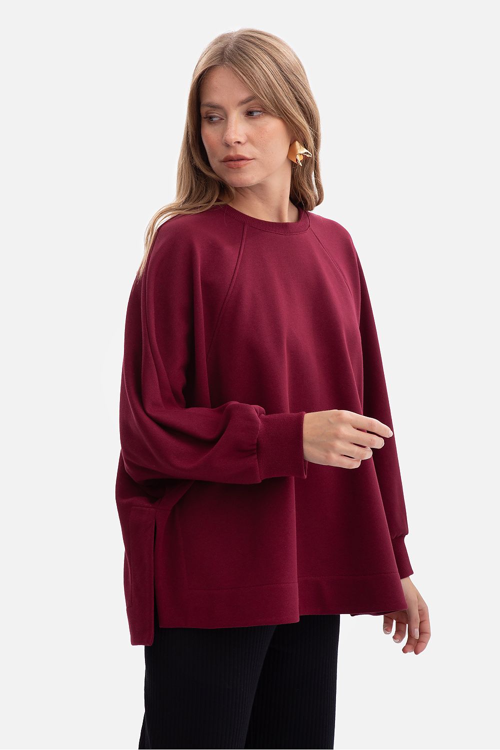 Women's sweatshirt red oversized raglan front view