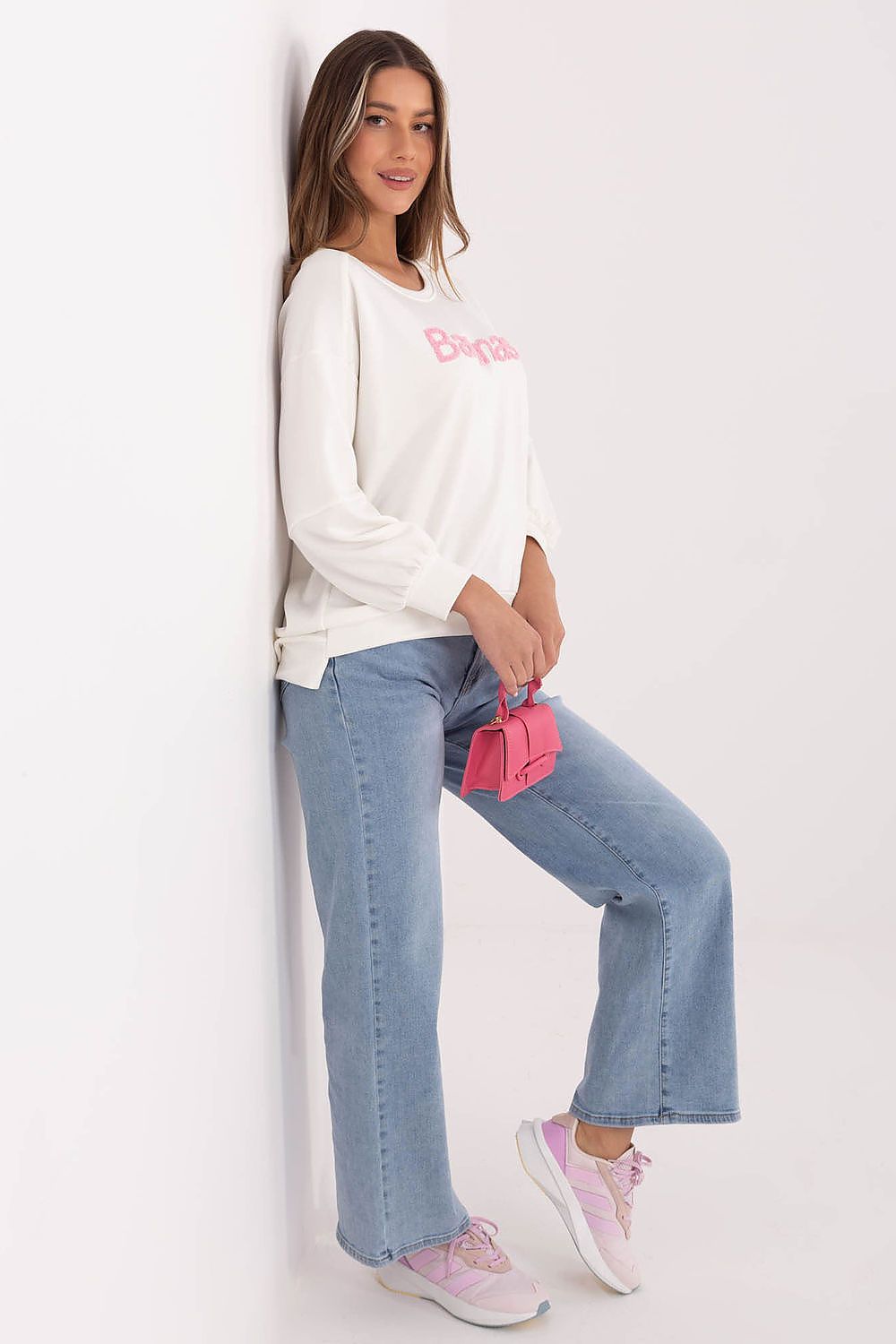 Women's sweatshirt beige long sleeves side view